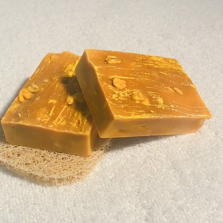 Oatmeal Honey Soap 🍯 - PurBalm.com