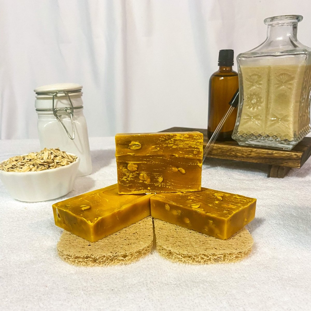 Oatmeal Honey Soap 🍯 - PurBalm.com